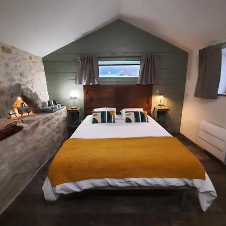 Le Val Du Pech Chantant Chambres D'Hotes Pern Esterno foto